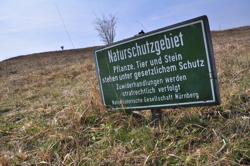 Tafel im Naturschutzgebiet